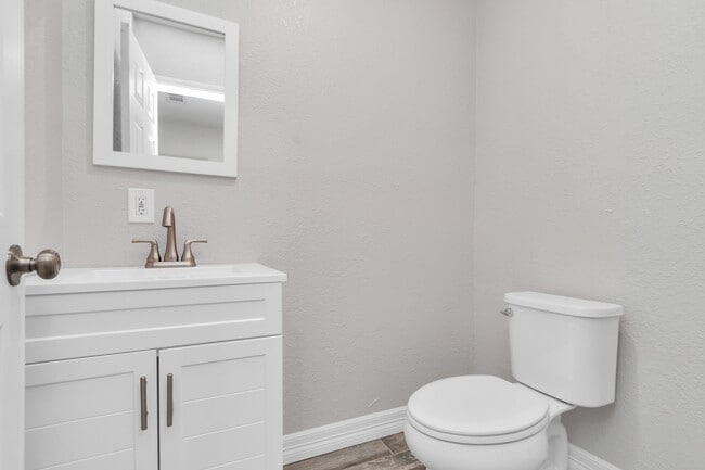 Building Photo - 1709 S Park