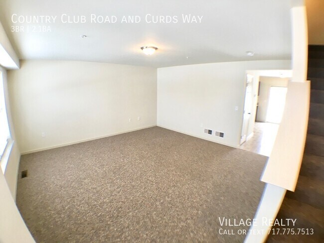 Building Photo - 705 Country Club Rd