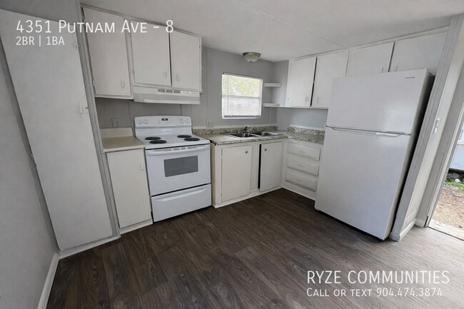 Building Photo - 4351 Putnam Ave