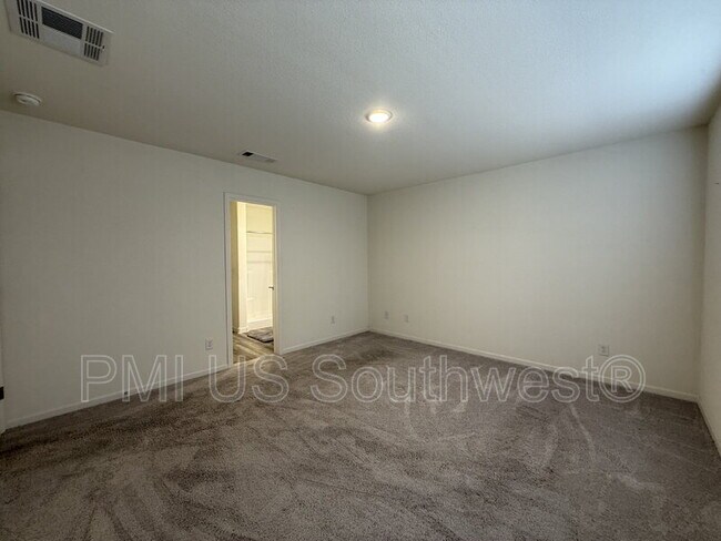 Building Photo - 2430 River Valley Cir