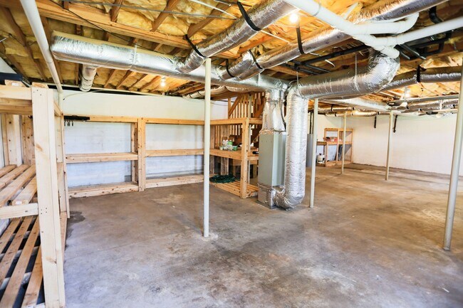 Building Photo - 3927 Stella Dr