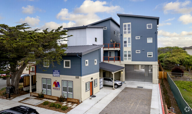 Building Photo - 225 Cypress Ave - Marina