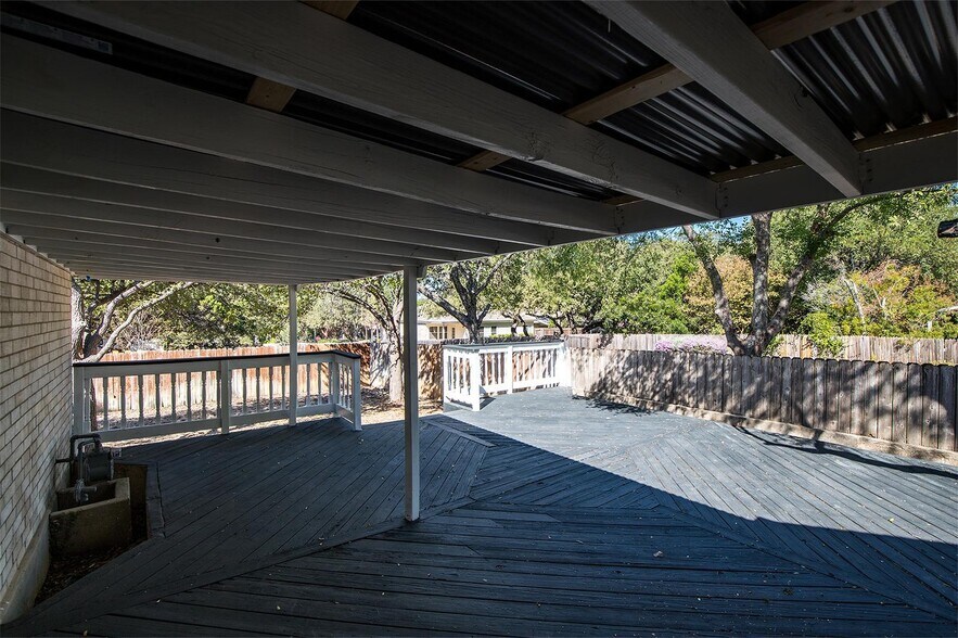 Building Photo - 11135 Quail Pass