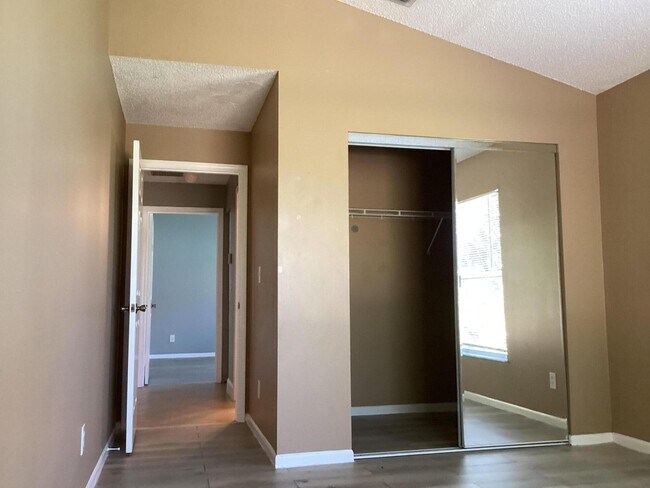 Building Photo - 1851 Oak Berry Cir
