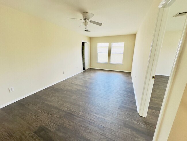 Building Photo - Spacious 4-Bedroom Home in Westwood – Lean...