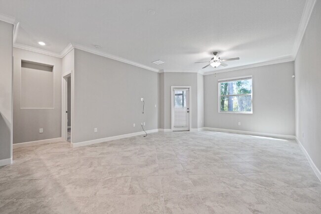 Building Photo - "Spacious 4-Bedroom Lutz Home gated commun...