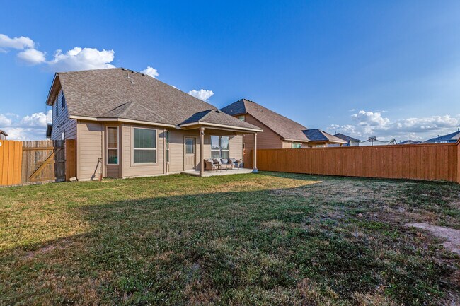 Building Photo - 4807 Marylebone Ave