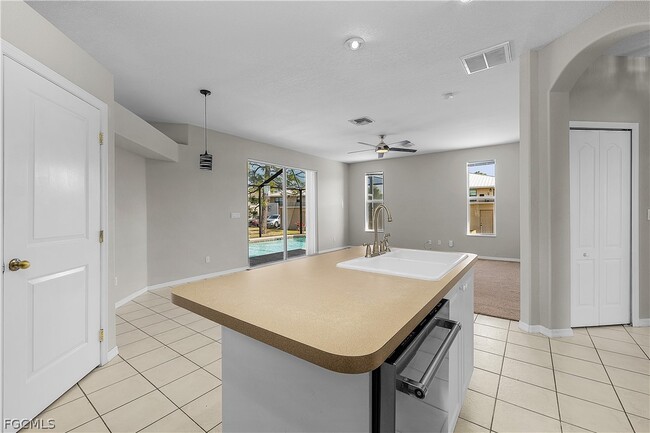 Building Photo - 2137 SW 11th Ct