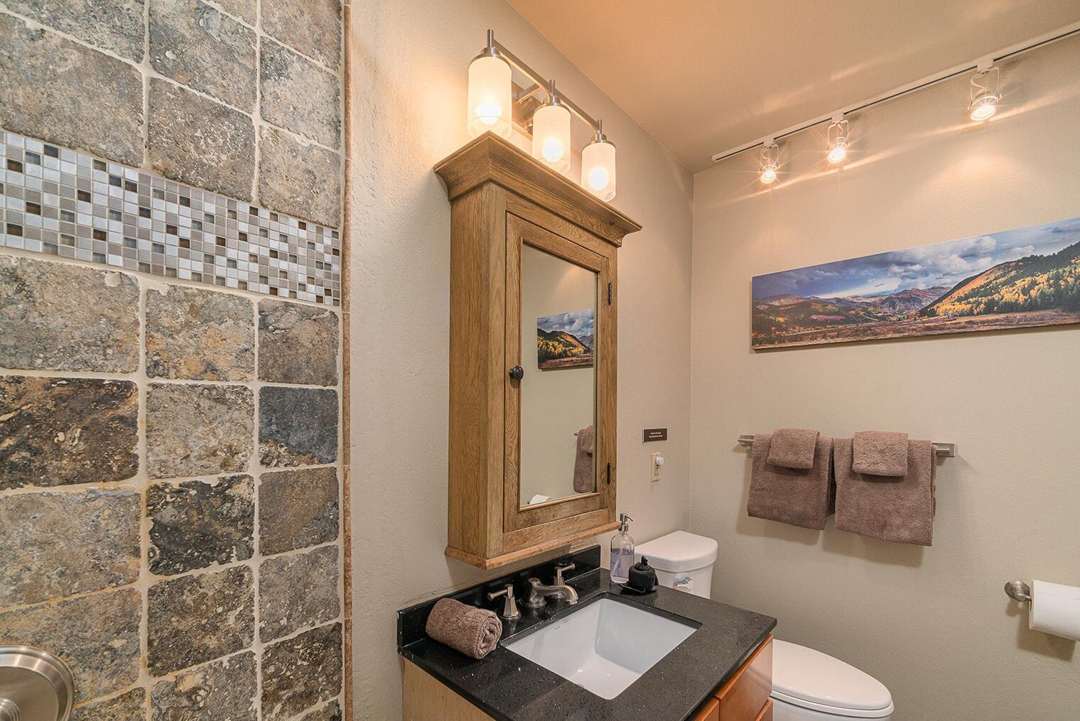 Building Photo - 280 Mahoney Dr