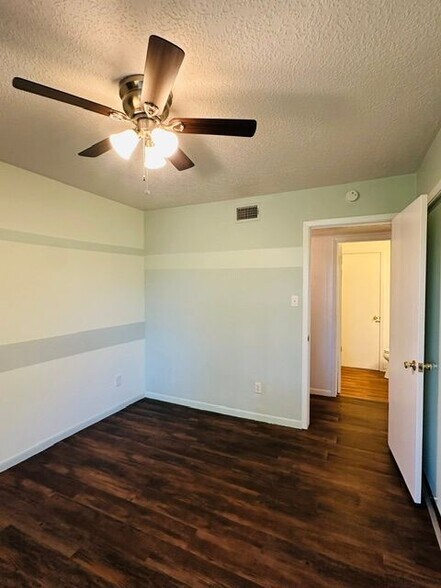 Building Photo - 1470 FM 2712