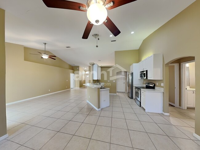 Building Photo - 5869 NW Leghorn Ave