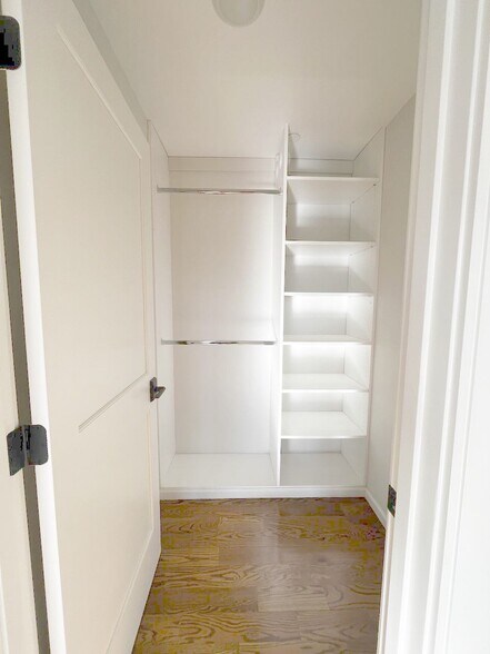 Building Photo - 7 Everett St