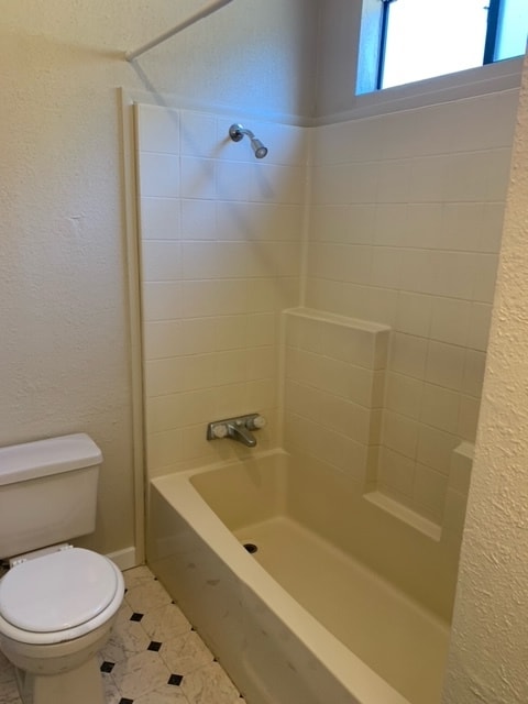 Building Photo - 4250 Woodview Ln