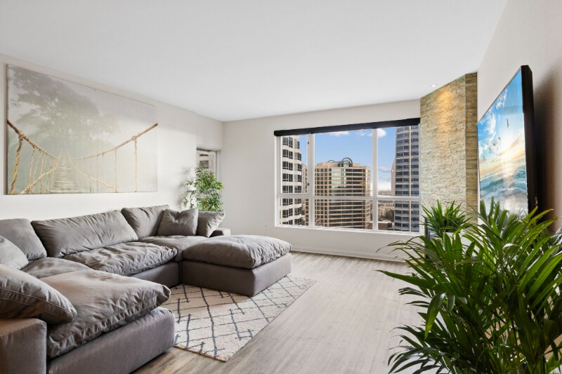 Building Photo - 1240 India St