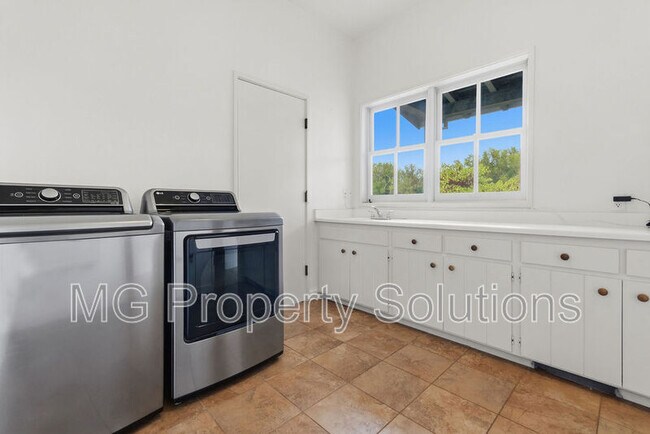 Building Photo - 5151 Nicasio Valley Rd