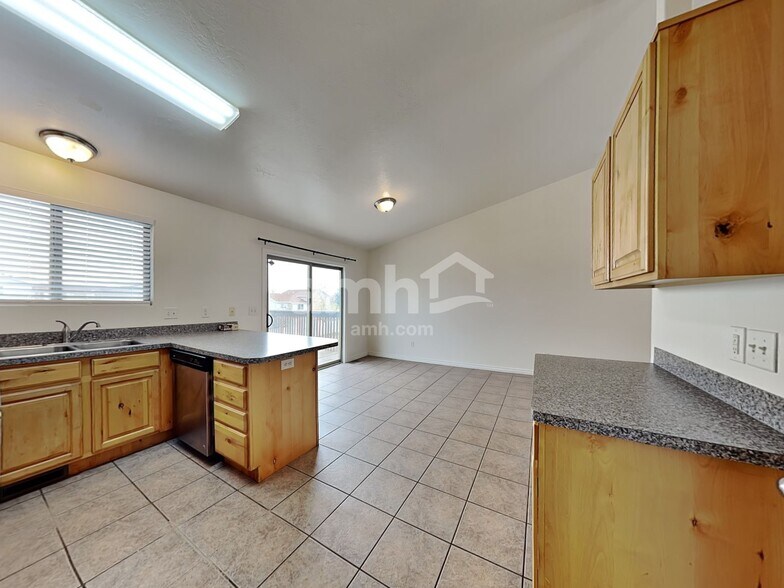 Building Photo - 3815 W 4475 S