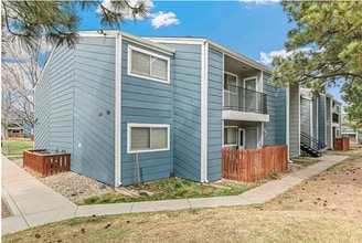 Building Photo - Adorable 2 bed, 2 Bath Condo In Centennial