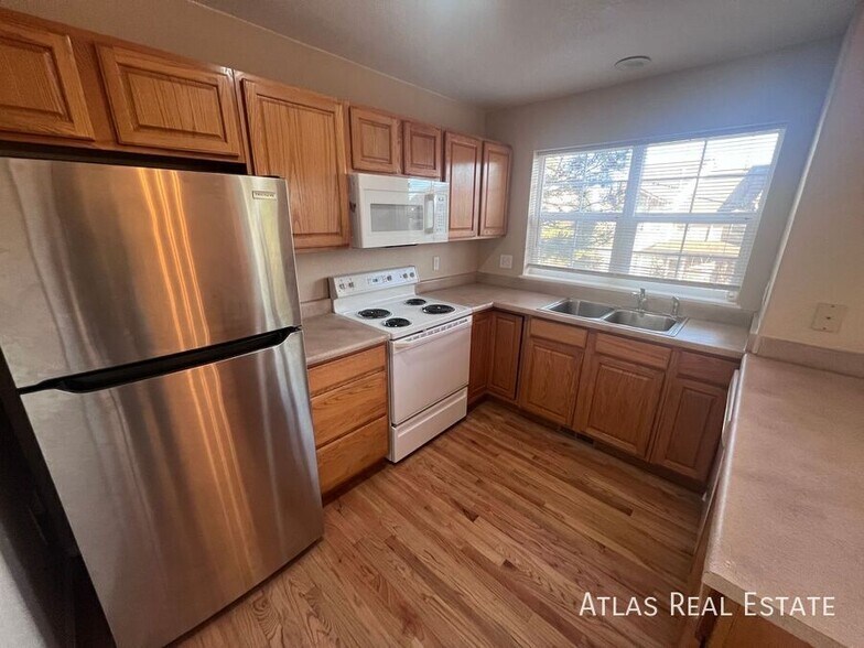 Building Photo - 3260 Capstan Way