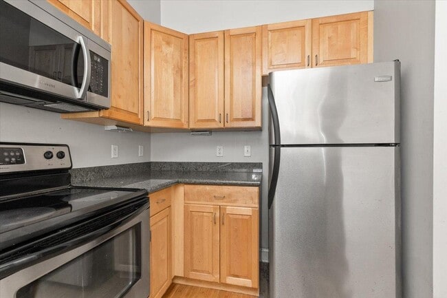 Building Photo - 1333 W Broad St