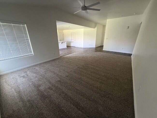 Building Photo - Beautifully Remodeled 4 Bed, 2 Bath Home with Spacious Backyard!