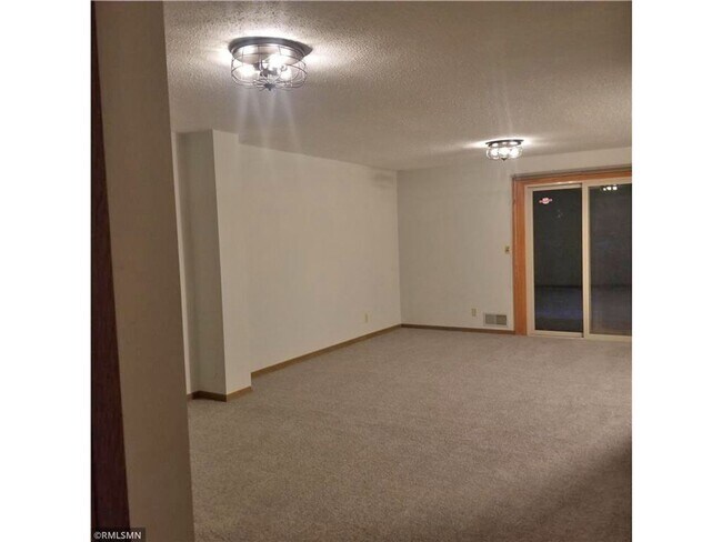 Building Photo - Awesome golden valley townhouse with 2 beds and 2.5 baths available 6/1/2024!