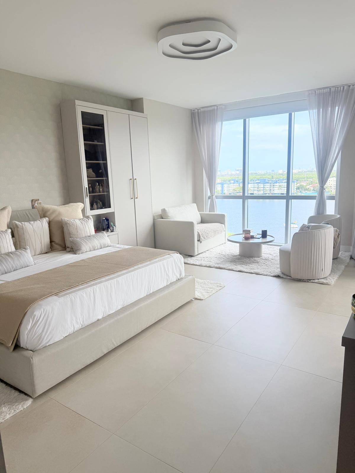 Building Photo - 17111 Biscayne Blvd