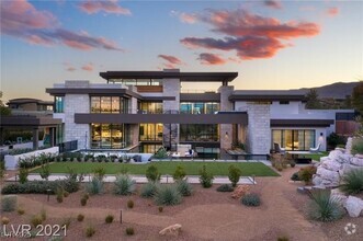 Building Photo - 4 Soaring Bird Ct