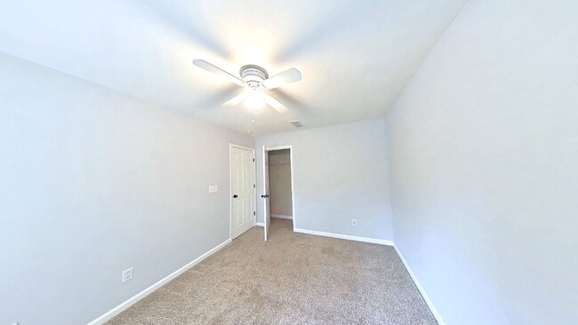 Building Photo - 5149 Manerdale Dr SE