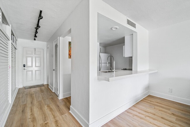 Building Photo - 222 N Federal Hwy