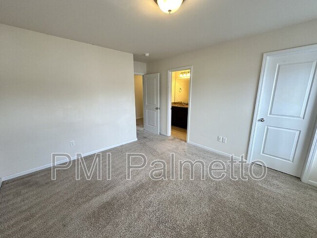Building Photo - 933 Centennial Dr