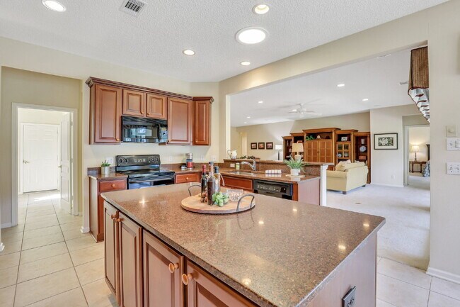 Building Photo - 5 Lacebark Ln