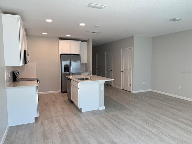 Building Photo - 14910 Harvest St