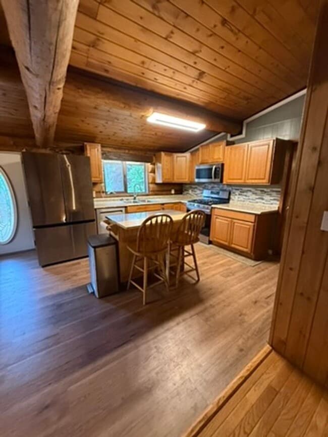 Building Photo - Spacious Pet-Friendly Home with Fireplace, Garage & Huge Deck Near Fairbanks