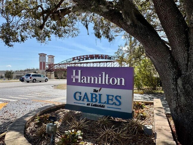 Building Photo - 1222 Bermuda Lakes Ln