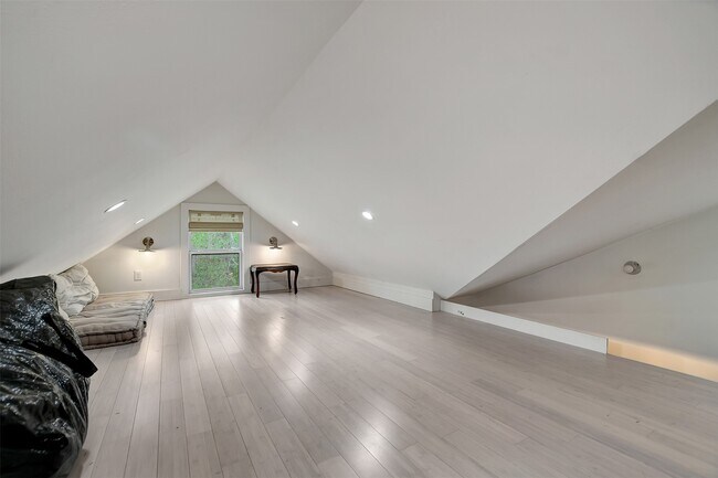 Building Photo - 507 Mason St