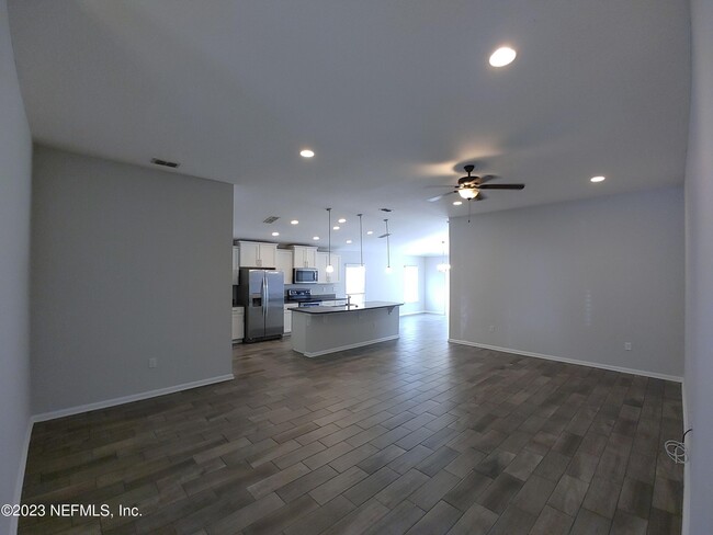 Building Photo - 208 Midway Park Dr