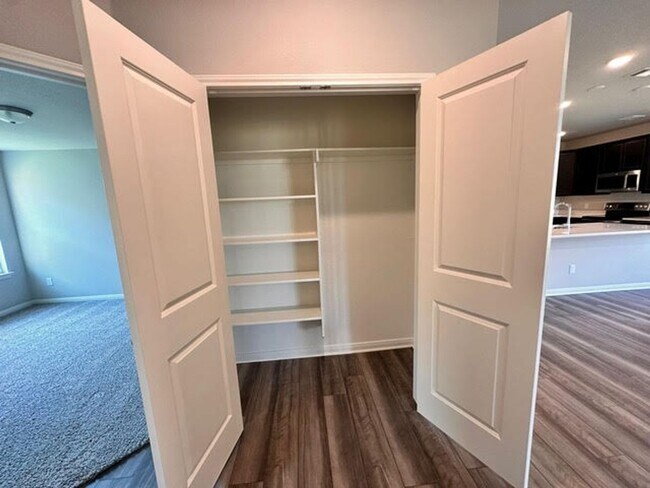 Building Photo - Nearly New 3-Bedroom Home in Hewitt, TX – Modern Living at Its Best