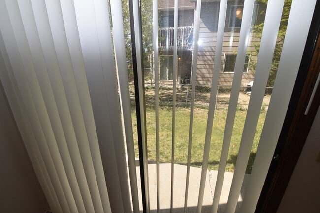 Building Photo - 1050 Mazatlan Cir