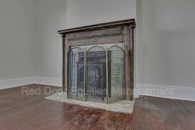 Building Photo - 134 W Walnut St