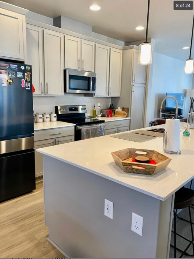 Building Photo - Lynnwood Townhome