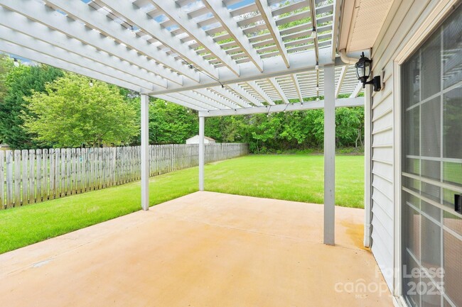 Building Photo - 14417 Laurel Tree Ln