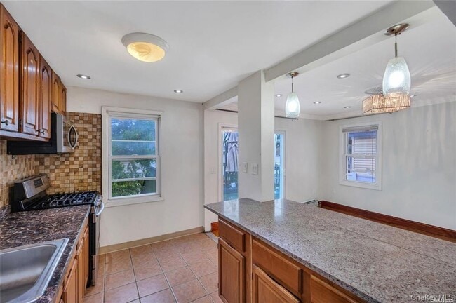 Building Photo - 109-21 215th St