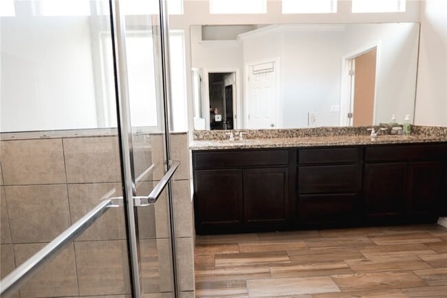 Building Photo - 2101 Spoonbill Dr