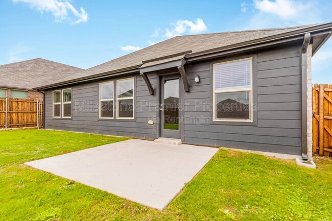 Building Photo - 2200 Dunbar Dr