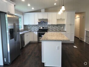 Building Photo - Beautifully remodeled 2 Story SFH 4 BD 2.5...
