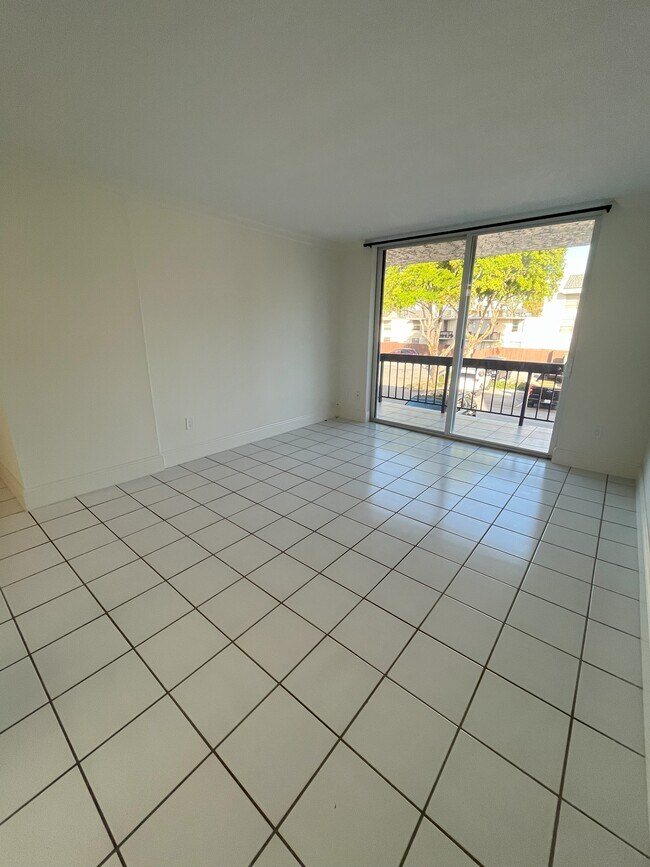 Building Photo - 8311 SW 142nd Ave