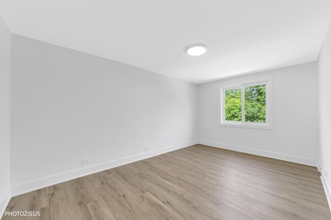 Building Photo - 803 Brummel St