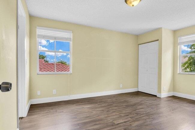 Building Photo - 6279 Island Way