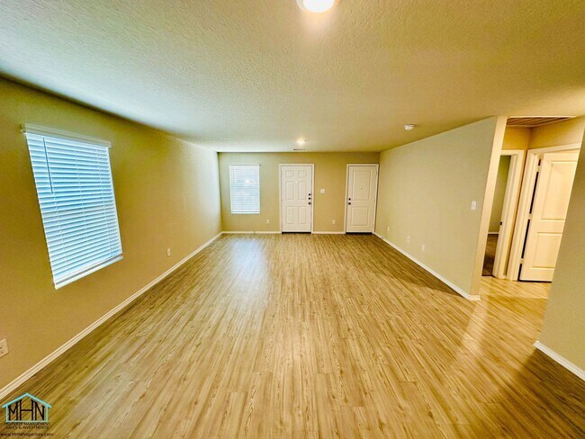 Building Photo - Come Home and Relax in Style in this 3Bedr...