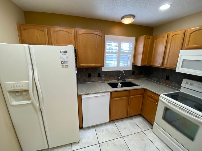 Building Photo - SEASONAL RENTAL or ANNUAL LEASE in The Village of Duval 2 Beds, 2 Bath + den home, Pets OK.